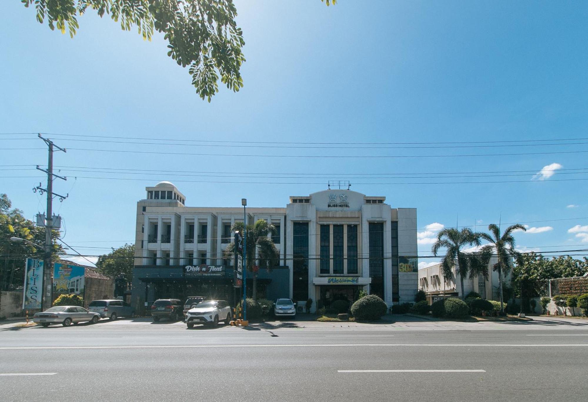 Bliss Hotel San Fernando Pampanga City المظهر الخارجي الصورة
