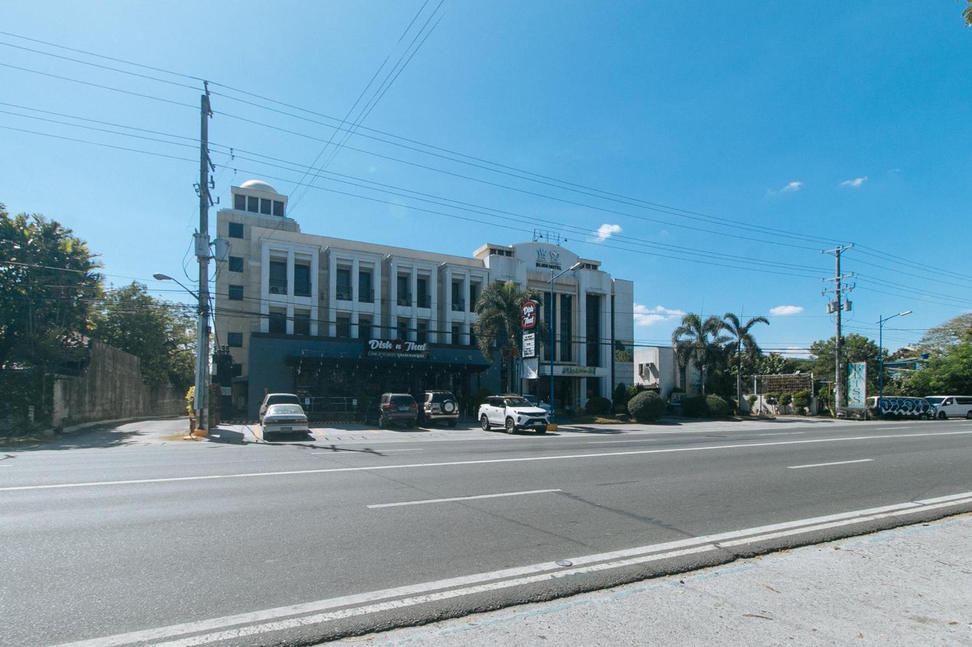 Bliss Hotel San Fernando Pampanga City المظهر الخارجي الصورة