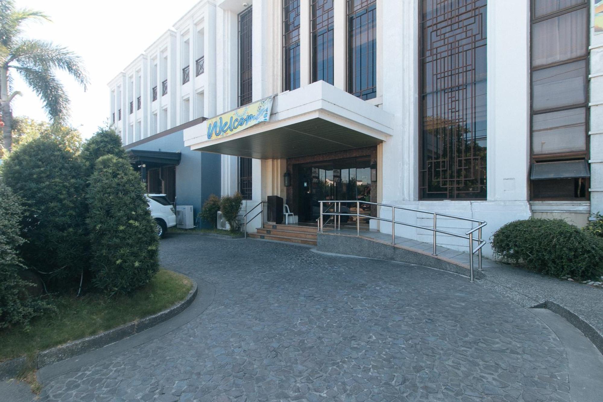 Bliss Hotel San Fernando Pampanga City المظهر الخارجي الصورة